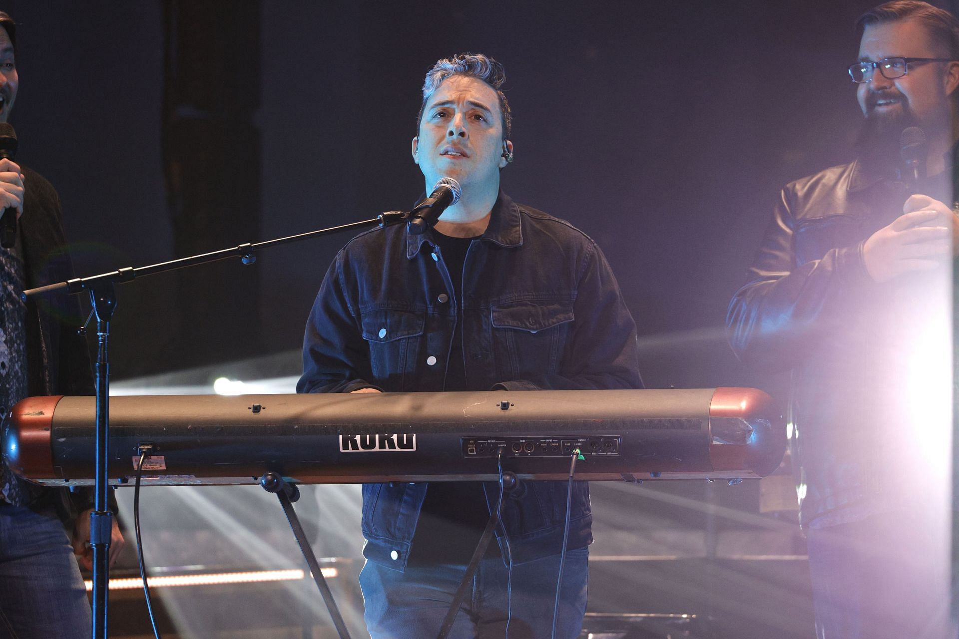 Ernie Halter performs at the Ryman Auditorium on December 07, 2021, in Nashville, Tennessee (Image via Getty)